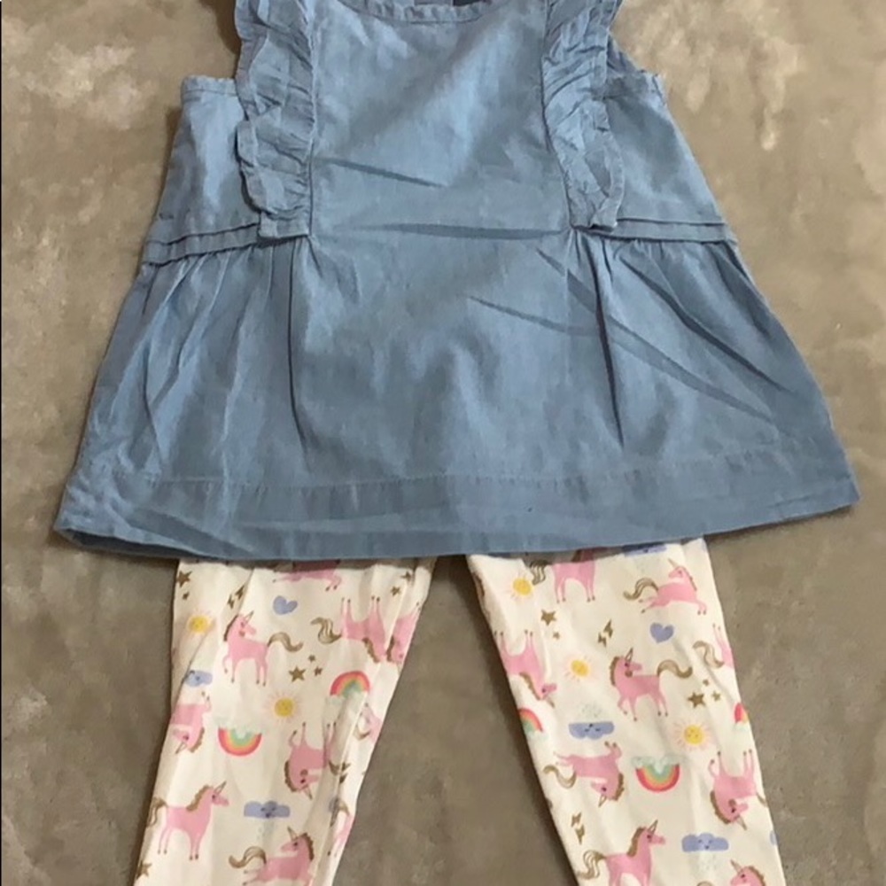 Carter’s 2 piece set.